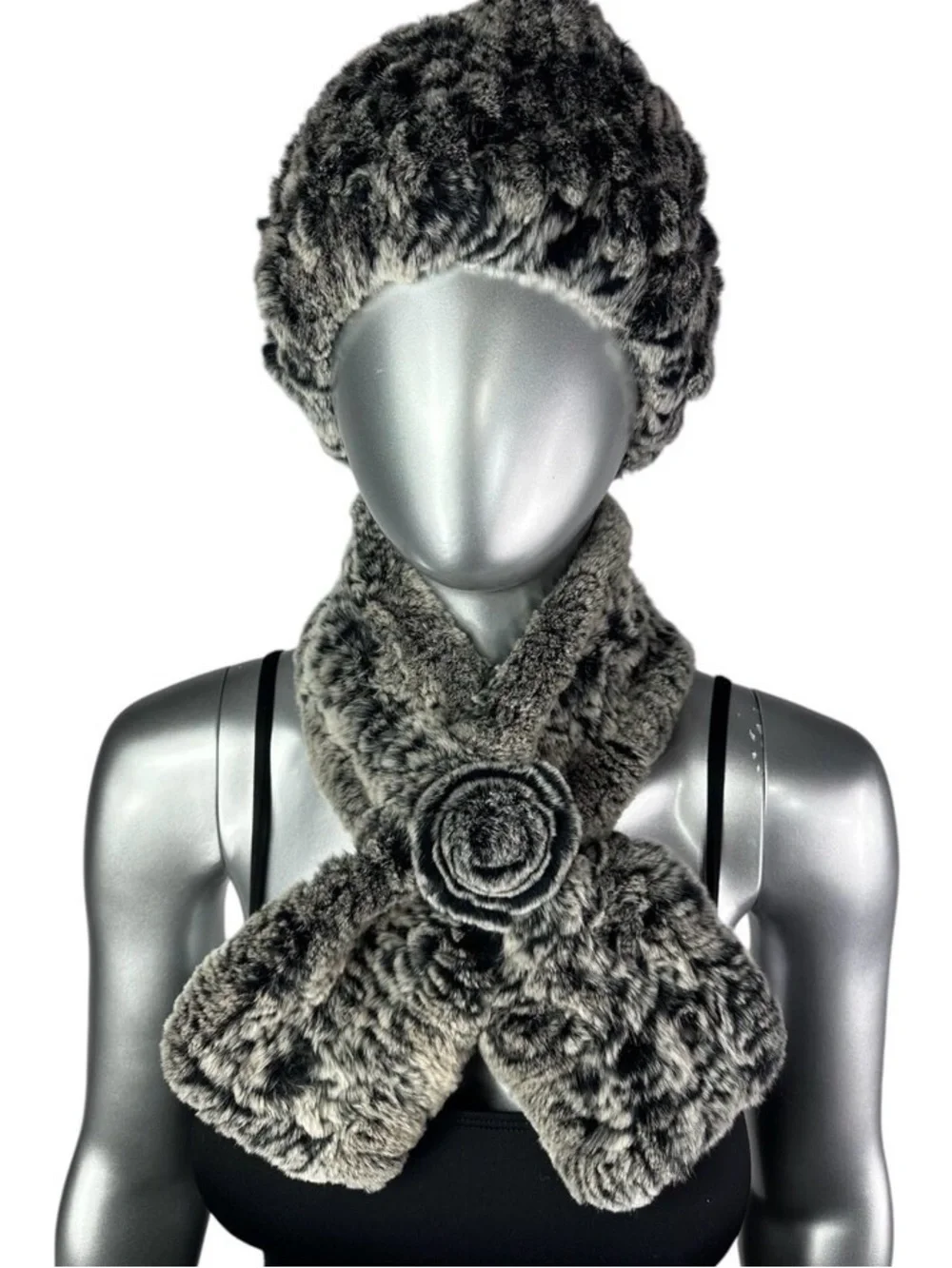 Gray Knitted CHIN-REX RABBIT Hat and Scarf 2 pc Set, One Size, Certified Vintage